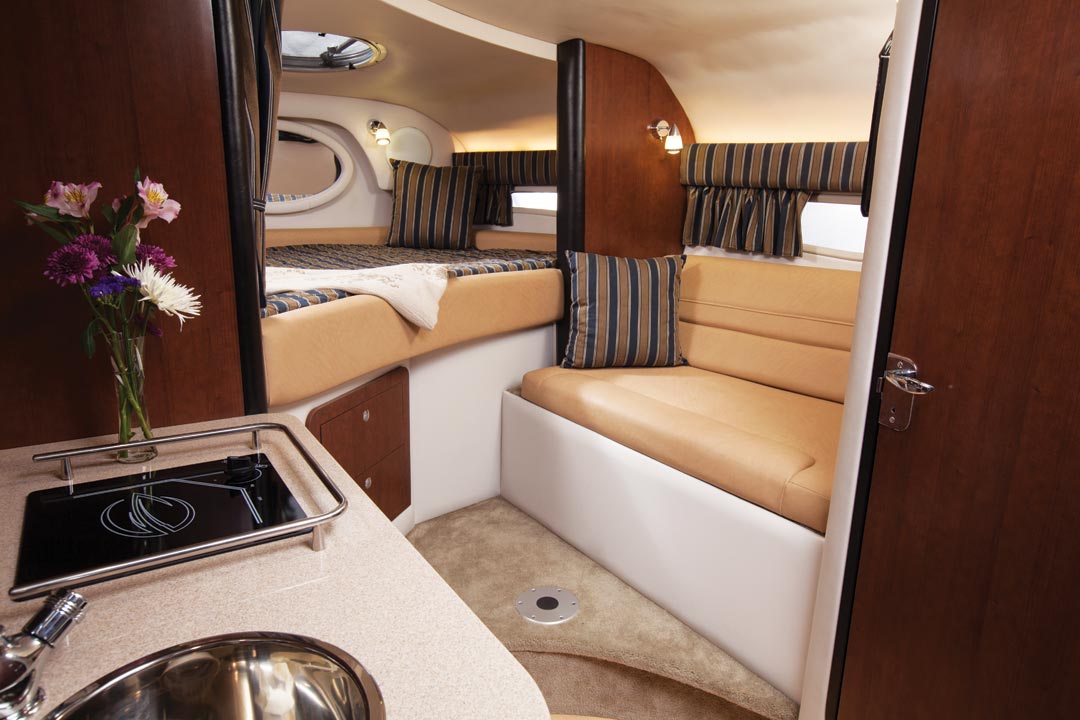 crownline-boats-cruiser-cr-294cr-feature-02